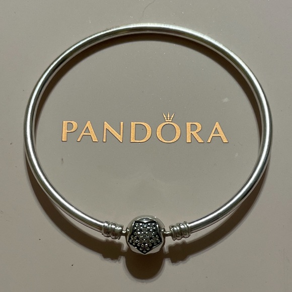 Authentic Pandora Crystal Star Clasp Moments Bangle Bracelet size M 7.5” 🌟 - Picture 2 of 4